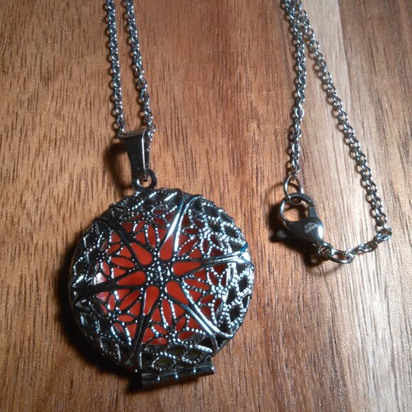 Openable Orange Resin Stainless Steel Pendant Necklace - Picture 7 of 13